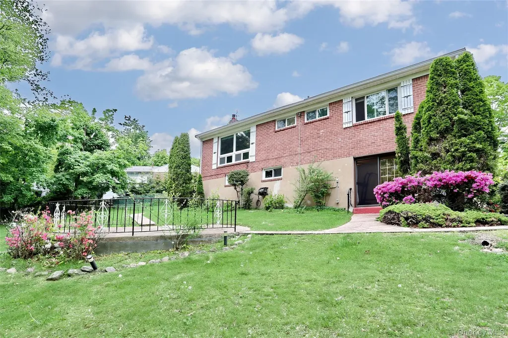 34 E Allison Avenue Pearl River NY 10965