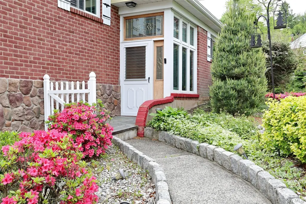 34 E Allison Avenue Pearl River NY 10965
