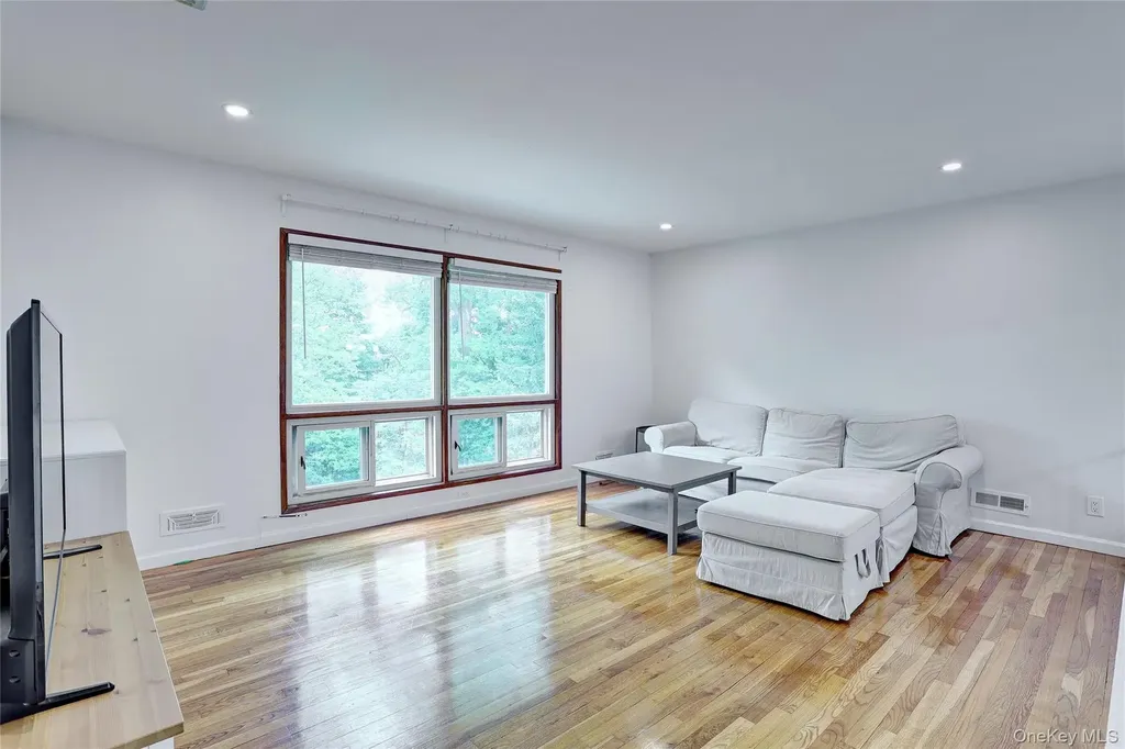 34 E Allison Avenue Pearl River NY 10965
