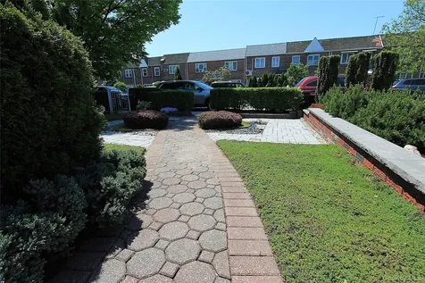 61-59 79TH Street Middle Village NY 11379