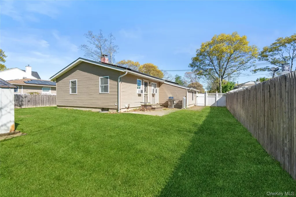 82 Robinwood Drive Mastic Beach NY 11951