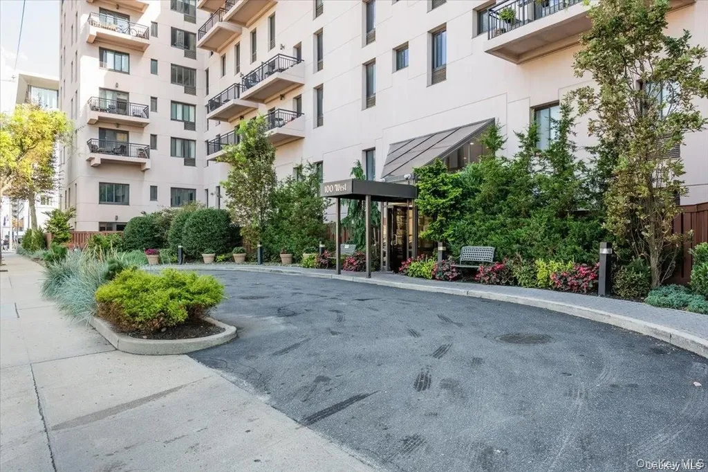 100 W Broadway Long Beach NY 11561