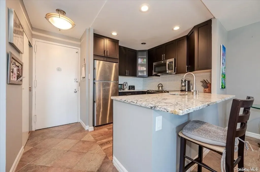 100 W Broadway Long Beach NY 11561