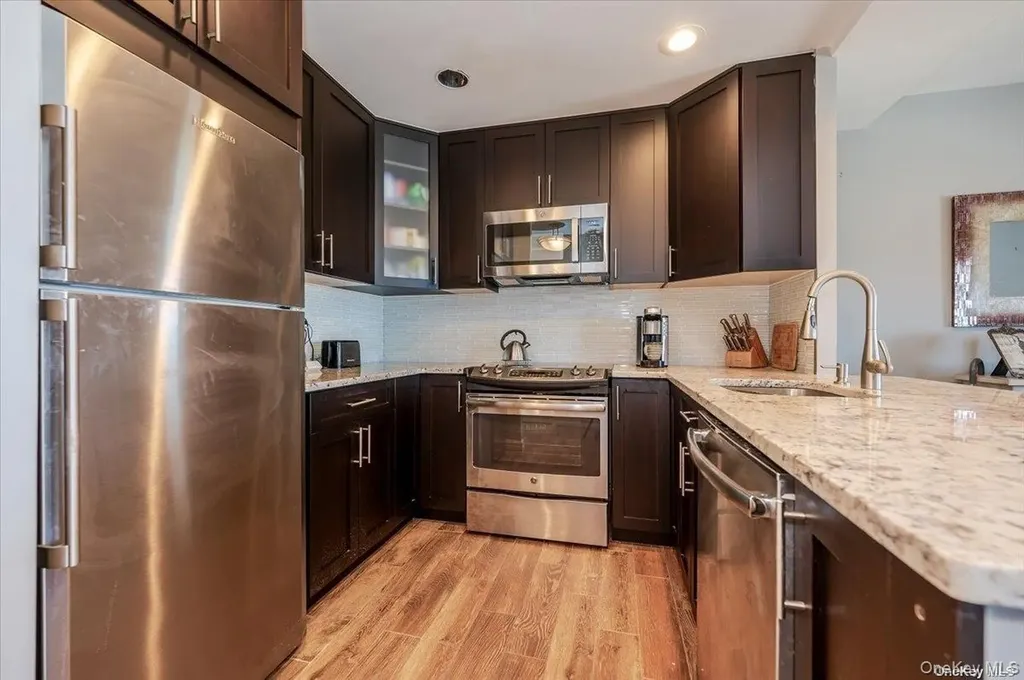 100 W Broadway Long Beach NY 11561