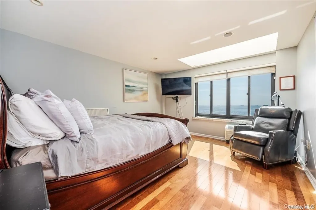 100 W Broadway Long Beach NY 11561