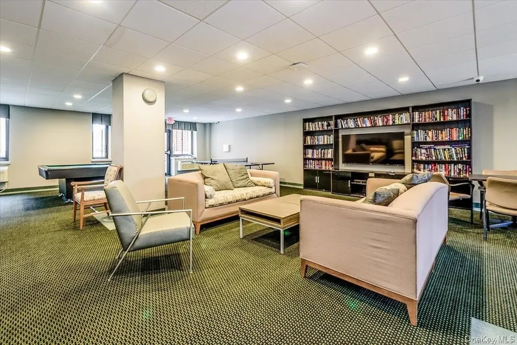 100 W Broadway Long Beach NY 11561
