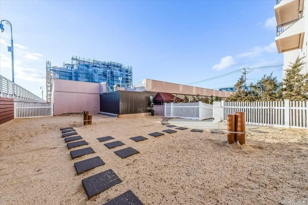 100 W Broadway Long Beach NY 11561