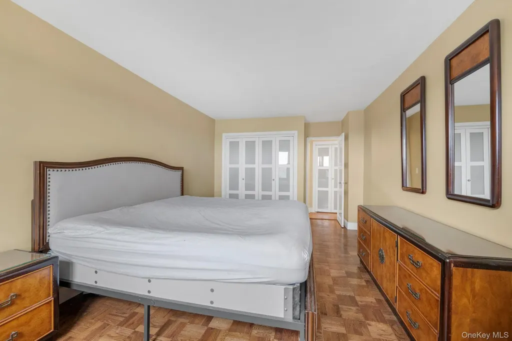 1841 Central Park Avenue Yonkers NY 10103