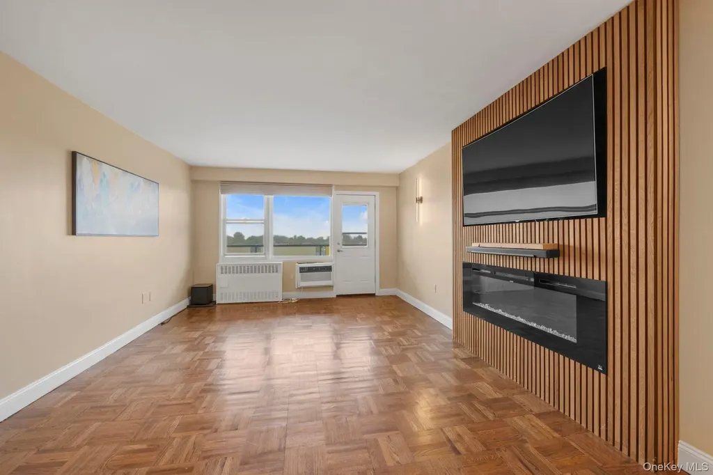 1841 Central Park Avenue Yonkers NY 10103