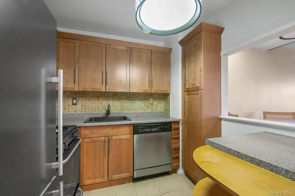 1841 Central Park Avenue Yonkers NY 10103