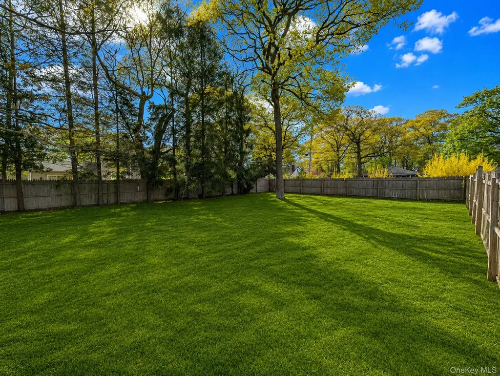 137 Baybright Drive E Shirley NY 11967