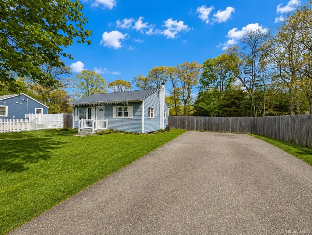 137 Baybright Drive E Shirley NY 11967