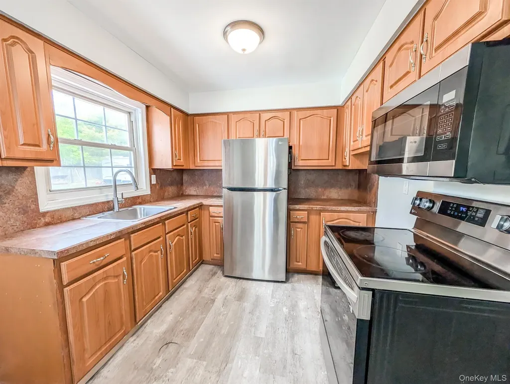 137 Baybright Drive E Shirley NY 11967