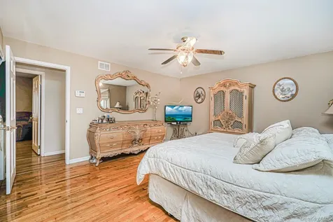 29 S Drum Street Staten Island NY 10309
