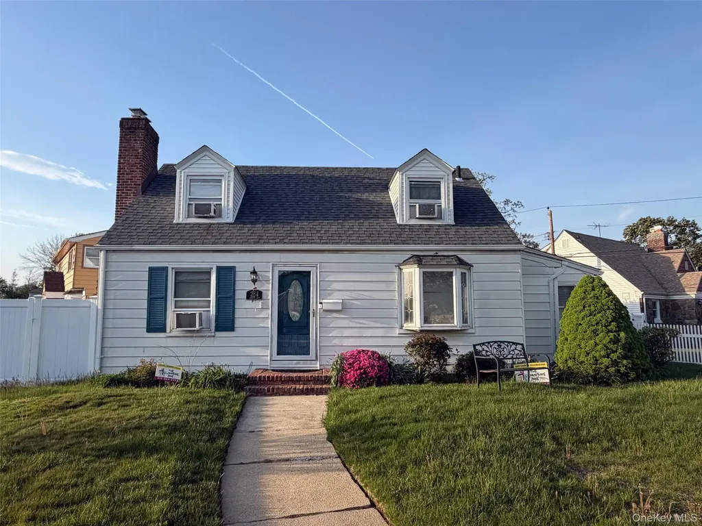 281 Anchor Way Uniondale NY 11553