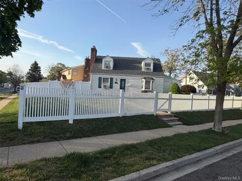 281 Anchor Way Uniondale NY 11553