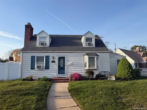 281 Anchor Way Uniondale NY 11553