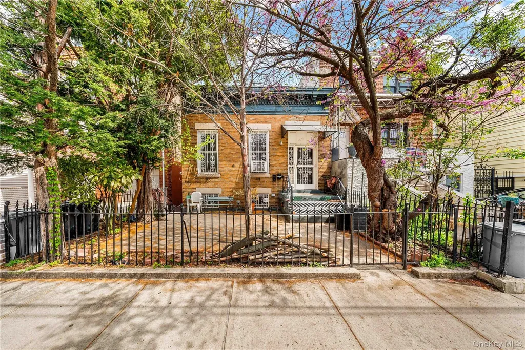 3217 46th Street Astoria NY 11103