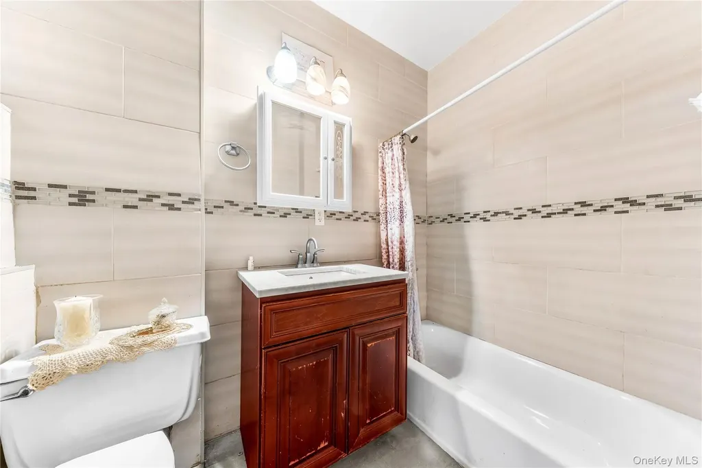 3217 46th Street Astoria NY 11103