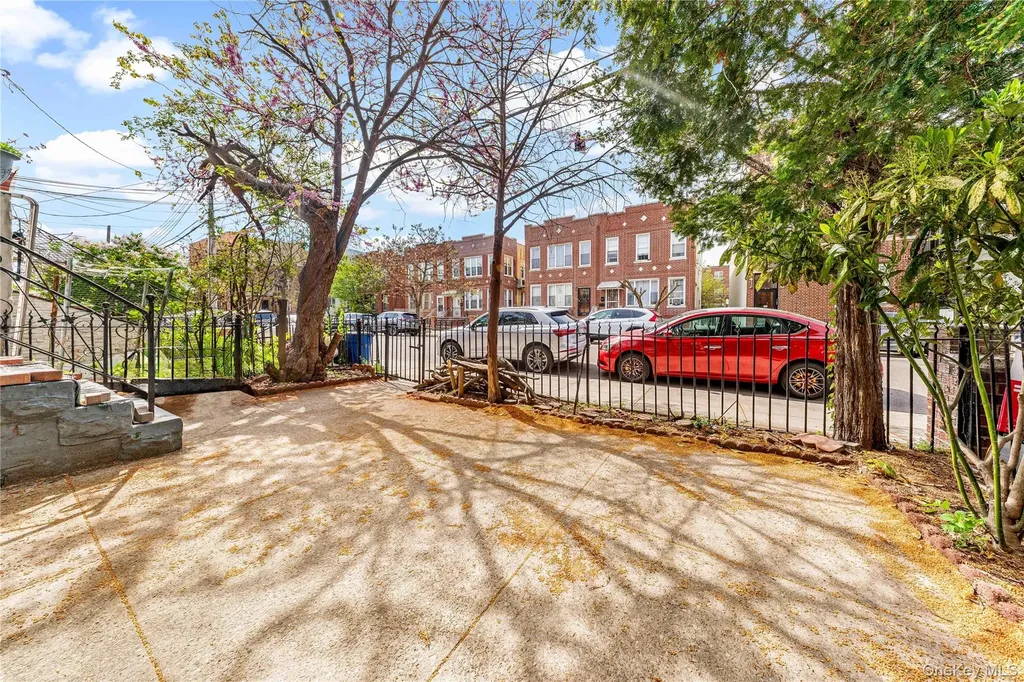 3217 46th Street Astoria NY 11103