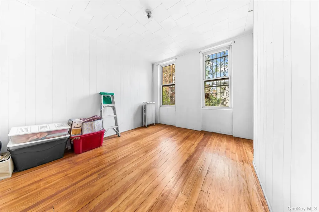 3217 46th Street Astoria NY 11103