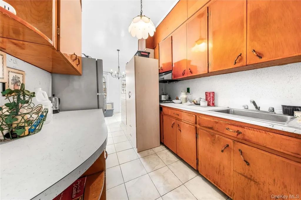 3217 46th Street Astoria NY 11103