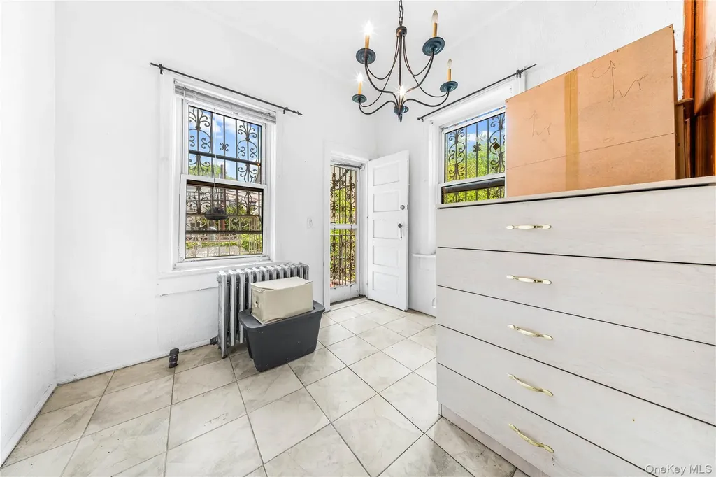 3217 46th Street Astoria NY 11103