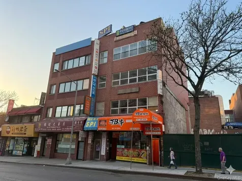 13621 41ST Avenue Flushing NY 11355