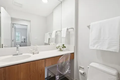 55 Hampton Oval New Rochelle NY 10805