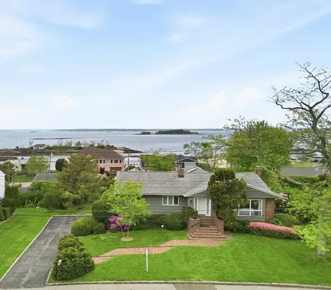 55 Hampton Oval New Rochelle NY 10805