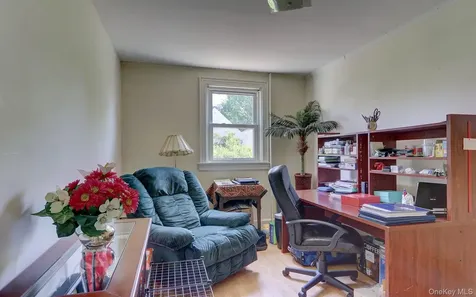54 Mckinley Avenue Albertson NY 11507