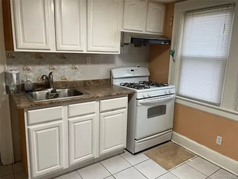 54 Mckinley Avenue Albertson NY 11507