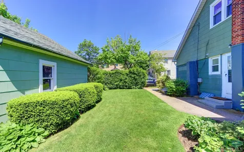 54 Mckinley Avenue Albertson NY 11507