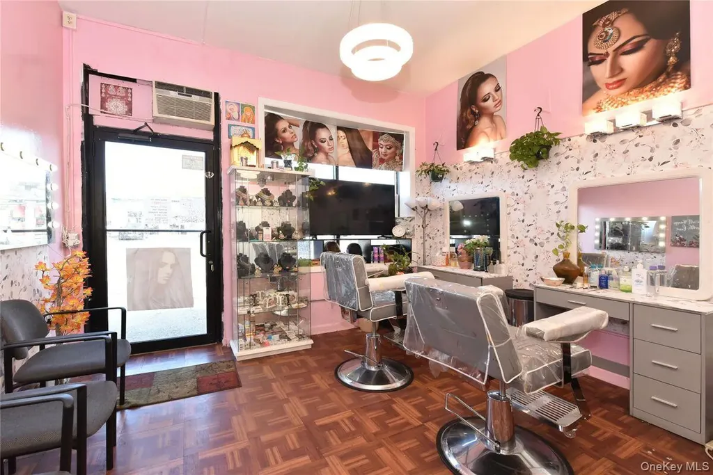 542 East Meadow Hempstead NY 11554