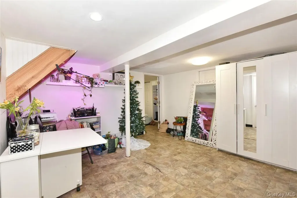 542 East Meadow Hempstead NY 11554