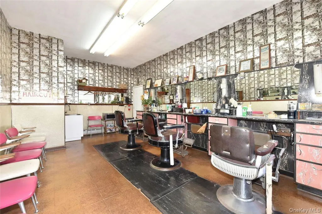 542 East Meadow Hempstead NY 11554