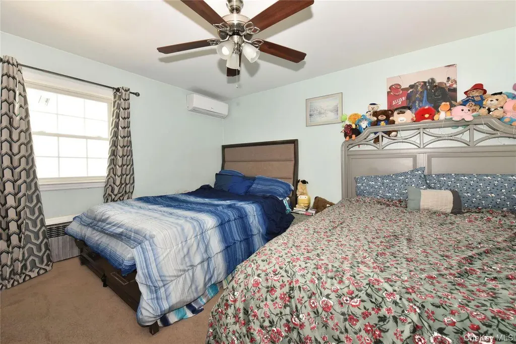 542 East Meadow Hempstead NY 11554