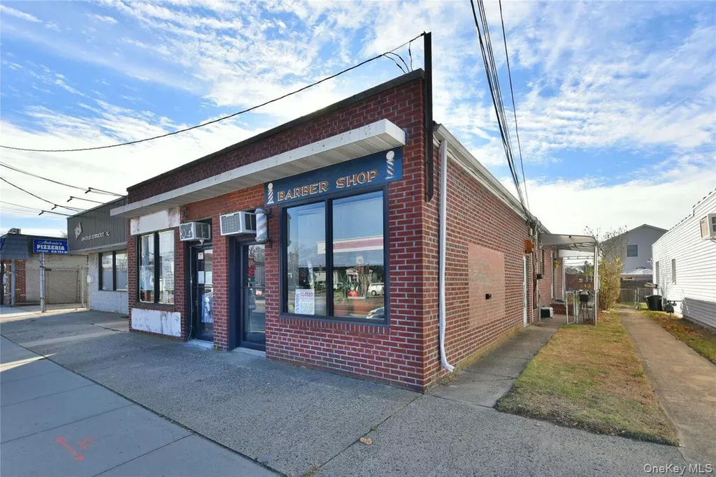 542 East Meadow Hempstead NY 11554