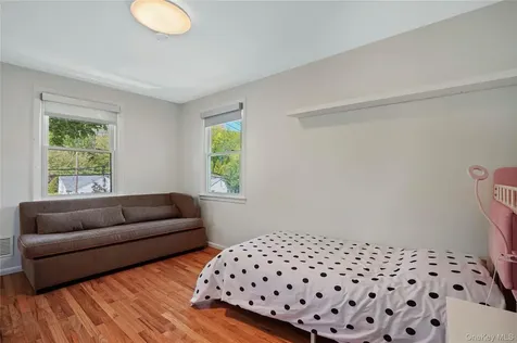 97 Hanson Lane New Rochelle NY 10804