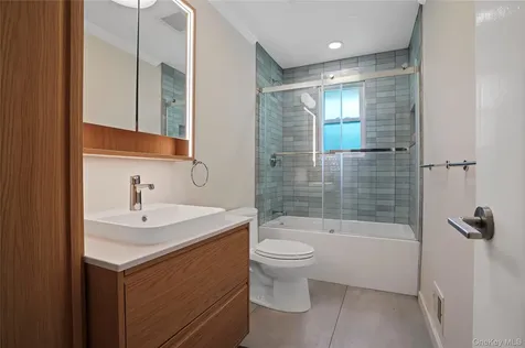 97 Hanson Lane New Rochelle NY 10804
