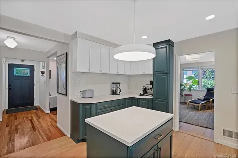 97 Hanson Lane New Rochelle NY 10804