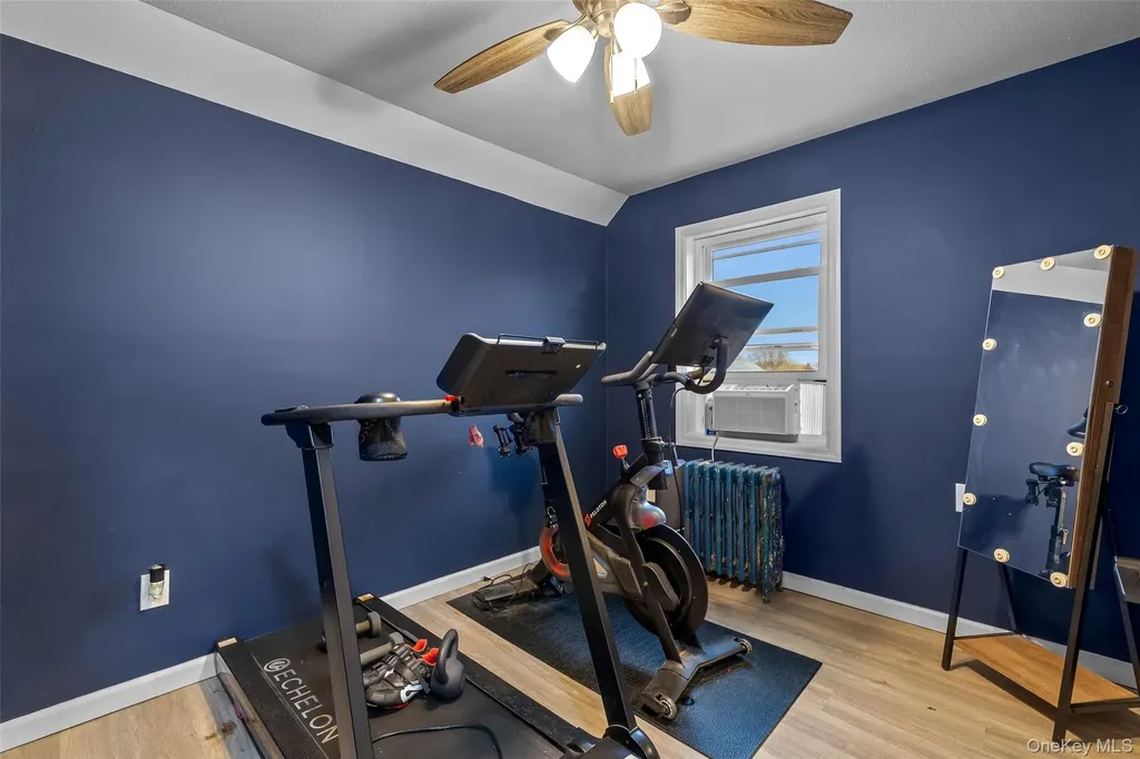 364 S Broadway Lindenhurst NY 11757