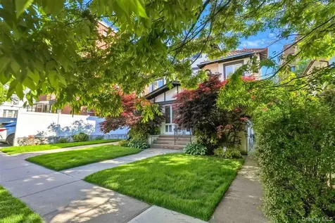 84-21 Beverly Road Kew Gardens NY 11415