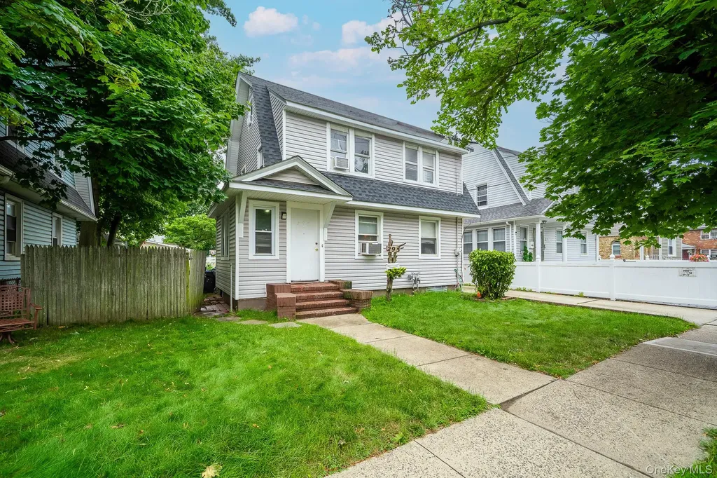 295 Washington Street Hempstead NY 11550