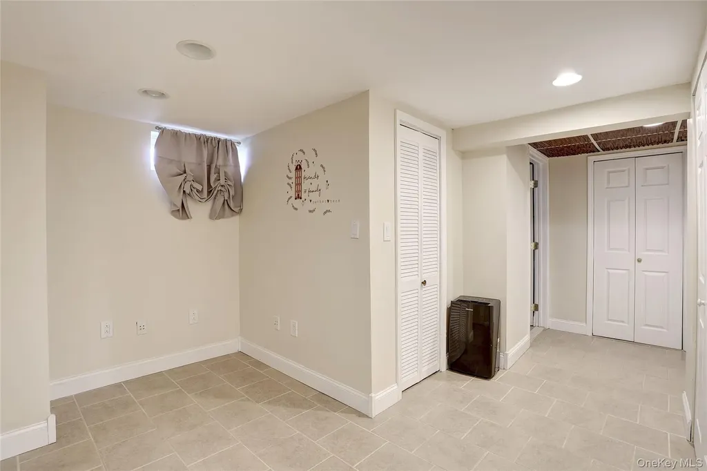 8 Wenzel Lane Stony Point NY 10980