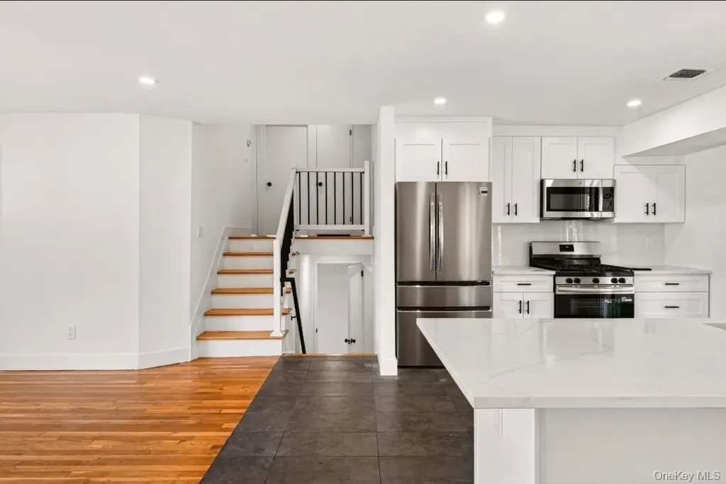 8 Whitebirch Lane Commack NY 11725