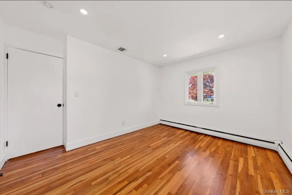 8 Whitebirch Lane Commack NY 11725