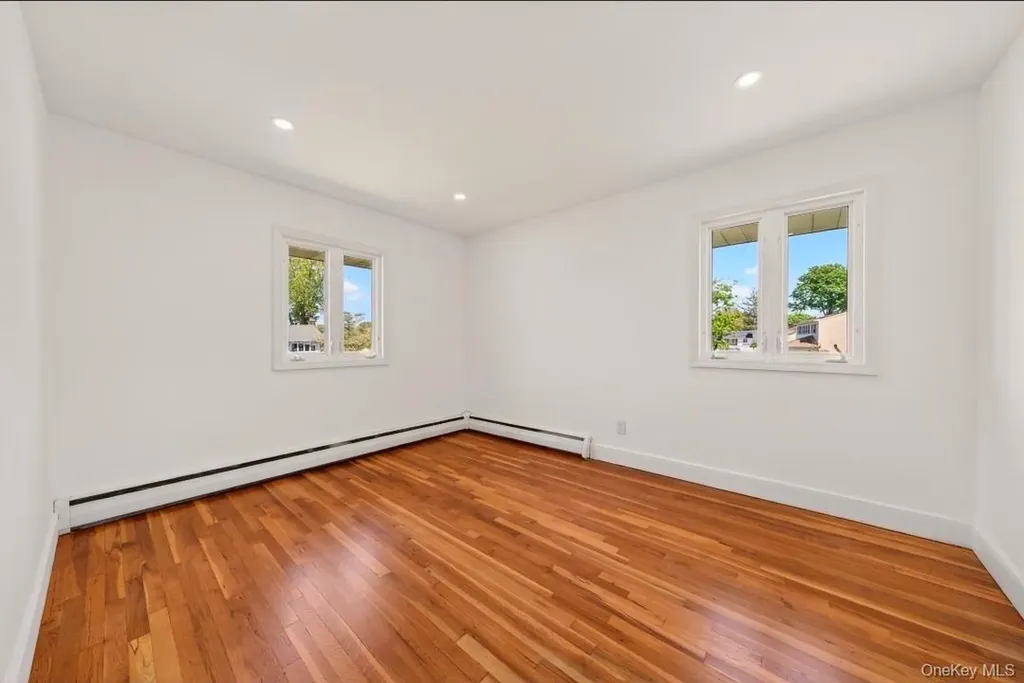 8 Whitebirch Lane Commack NY 11725