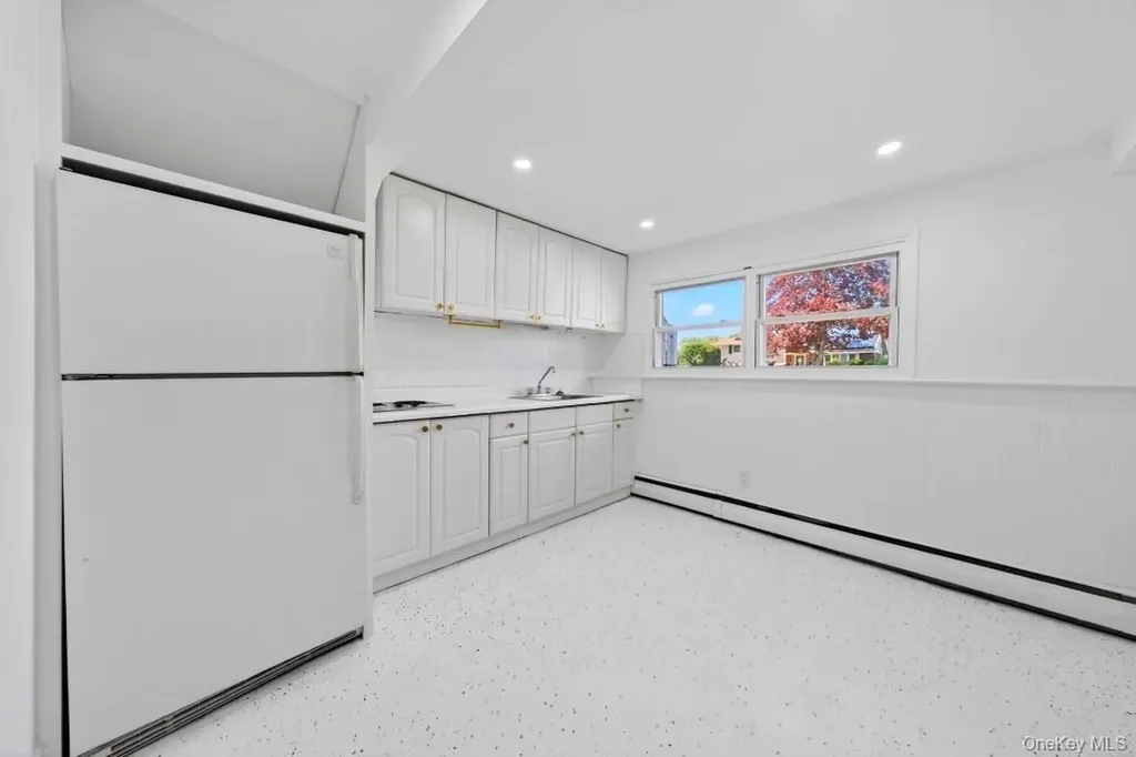 8 Whitebirch Lane Commack NY 11725