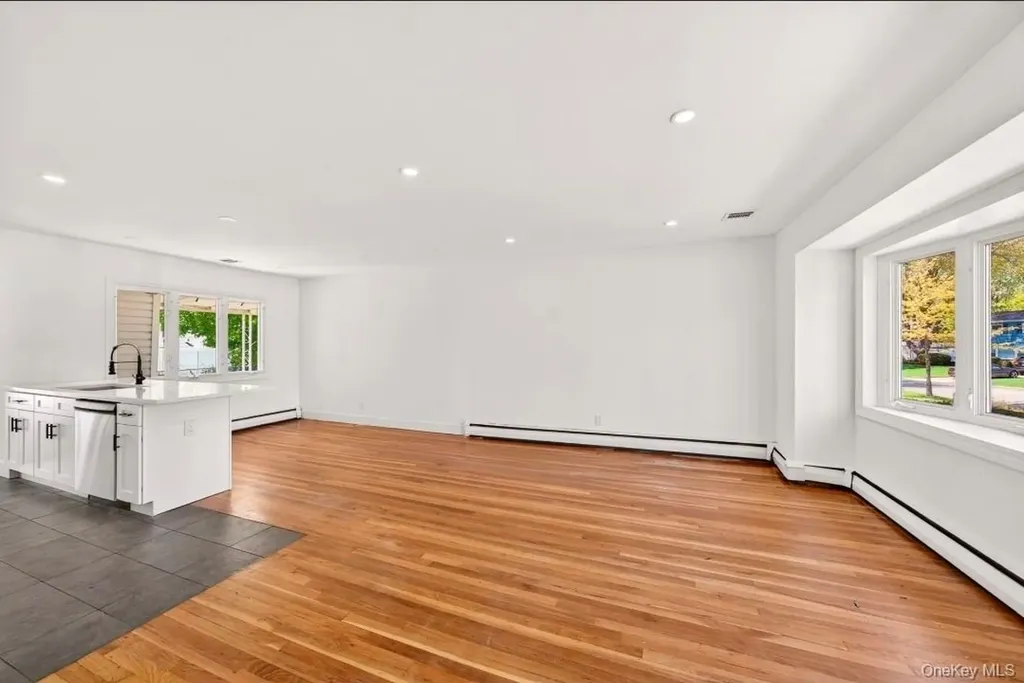 8 Whitebirch Lane Commack NY 11725